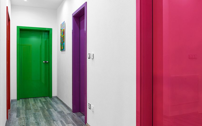 Pintu aluminium: pelbagai pintu masuk dan reka bentuk dalaman