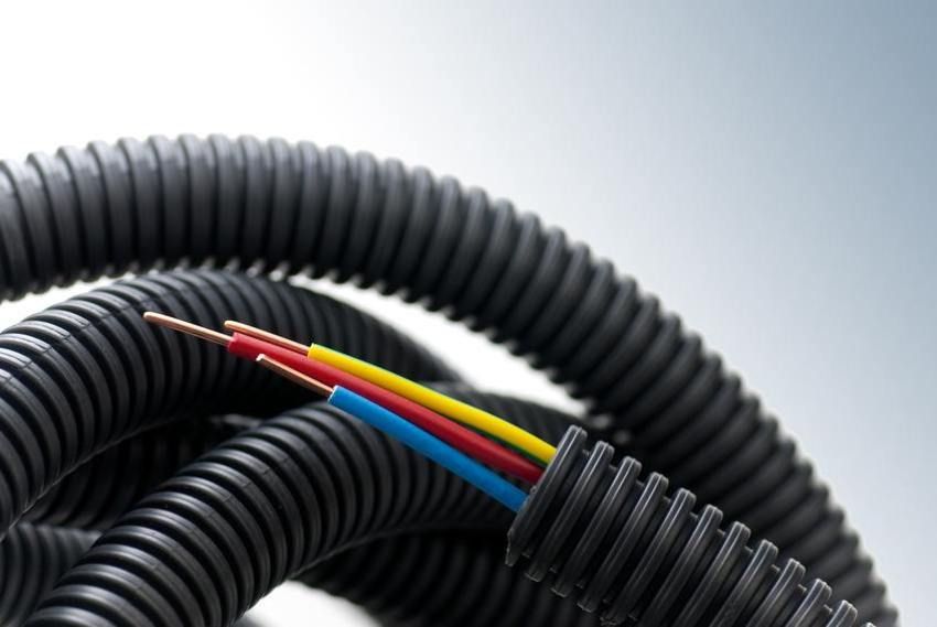 Kabel beralun: penyelesaian terbaik untuk memasang rangkaian elektrik terlindung