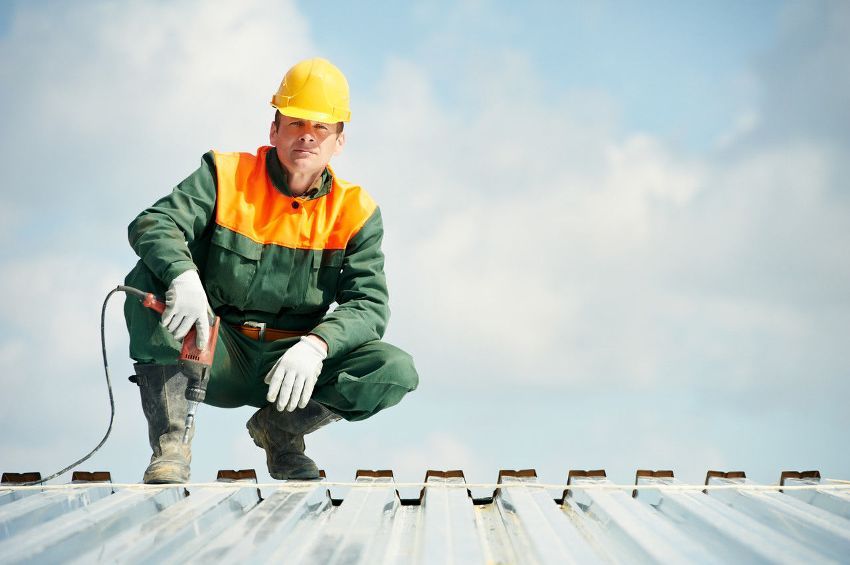 Bahan bumbung untuk bumbung: jenis dan harga salutan moden