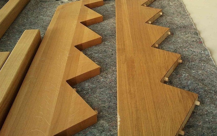 Tangga ke tingkat dua lakukan sendiri dari kayu dengan giliran 90 darjah: perhitungan dan pemasangan