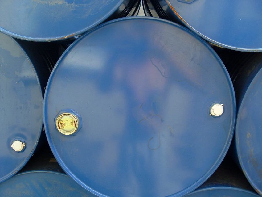 Kompor Barrel: varian mudah penyelenggaraan pemanasan dalam outbuildings