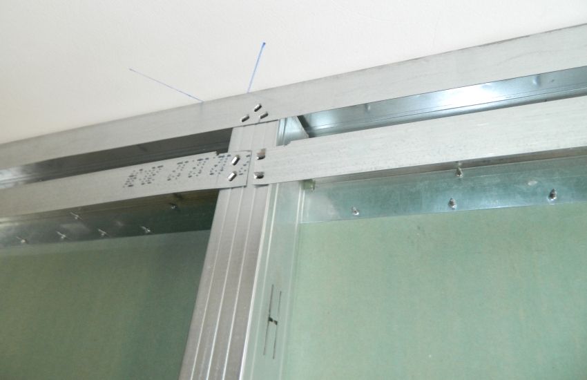 Prosekatel untuk profil logam di bawah drywall: jenis dan ciri-ciri