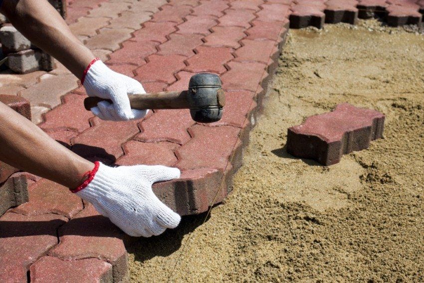Berapakah kiub pasir berat: pengiraan bahan untuk kerja-kerja pembinaan