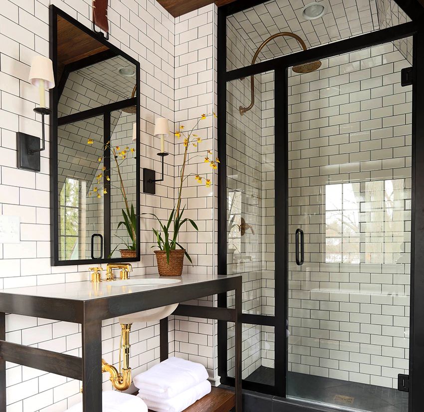 Pintu kaca untuk mandi: jaminan kesenangan, keselesaan dan kecantikan