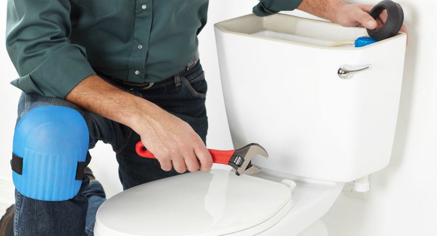 Mangkuk tandas: bagaimana memasang peranti bergantung pada jenis pembinaan