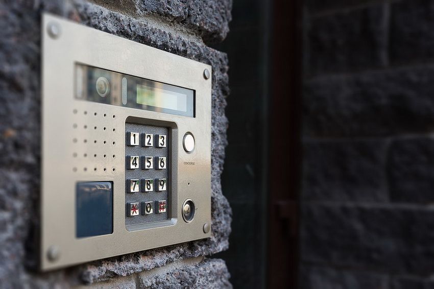 Telefon pintu telefon untuk apartmen: bagaimana untuk memilih, memasang dan menggunakan