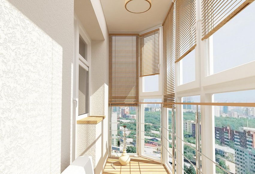Blinds ke balkoni: bagaimana memilih reka bentuk yang cantik dan praktikal untuk tingkap dan pintu