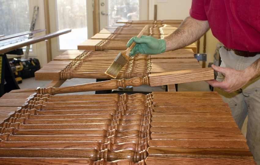 Pengawet kayu untuk kegunaan dalaman dan luaran: bagaimana memilih komposisi terbaik