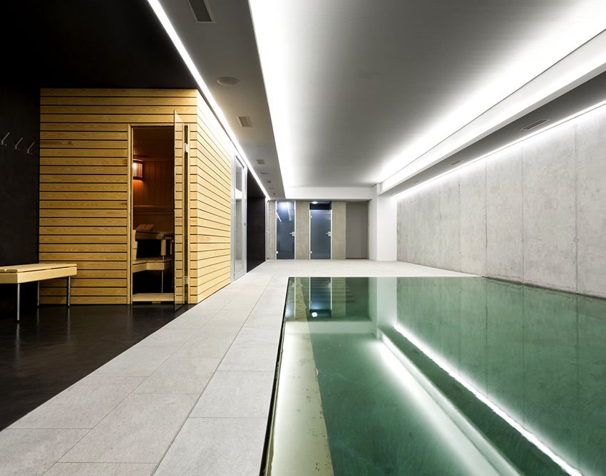 Rumah Mandi dengan kolam renang: sebuah projek sauna yang kompleks untuk bersantai