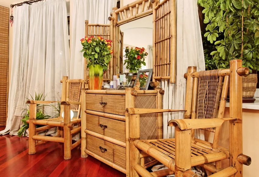 Kerusi kayu: perincian dalaman yang selesa, boleh dipercayai dan asli