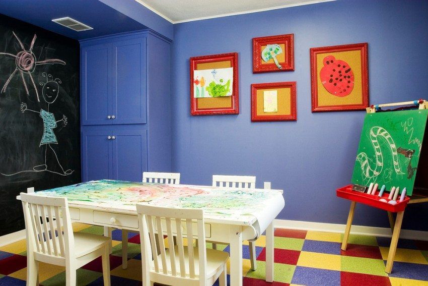 Lantai lembut untuk bilik kanak-kanak: cantik, selesa dan selamat