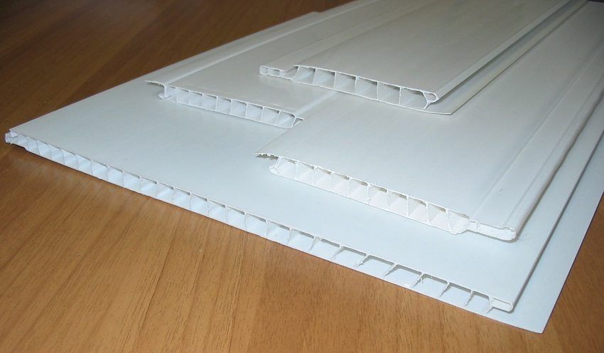 Panel plastik untuk siling: pemasangan do-it-yourself