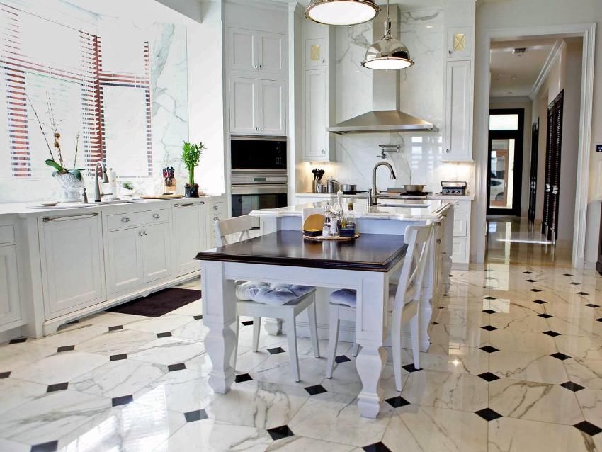 Lantai di dapur, yang lebih baik: jubin, lamina, lantai meratakan diri atau linoleum