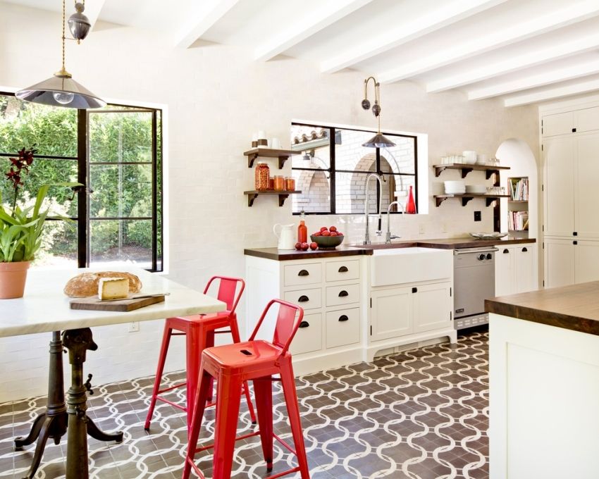 Lantai di dapur, yang lebih baik: jubin, lamina, lantai meratakan diri atau linoleum