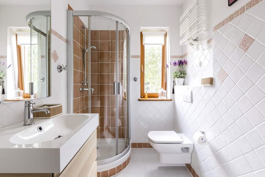 Skrin mandi kaca: reka bentuk bilik mandi yang cantik dan berfungsi