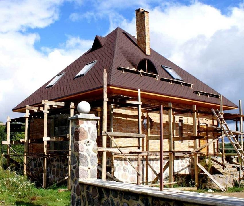 Sistem atap bumbung: ciri utama bingkai