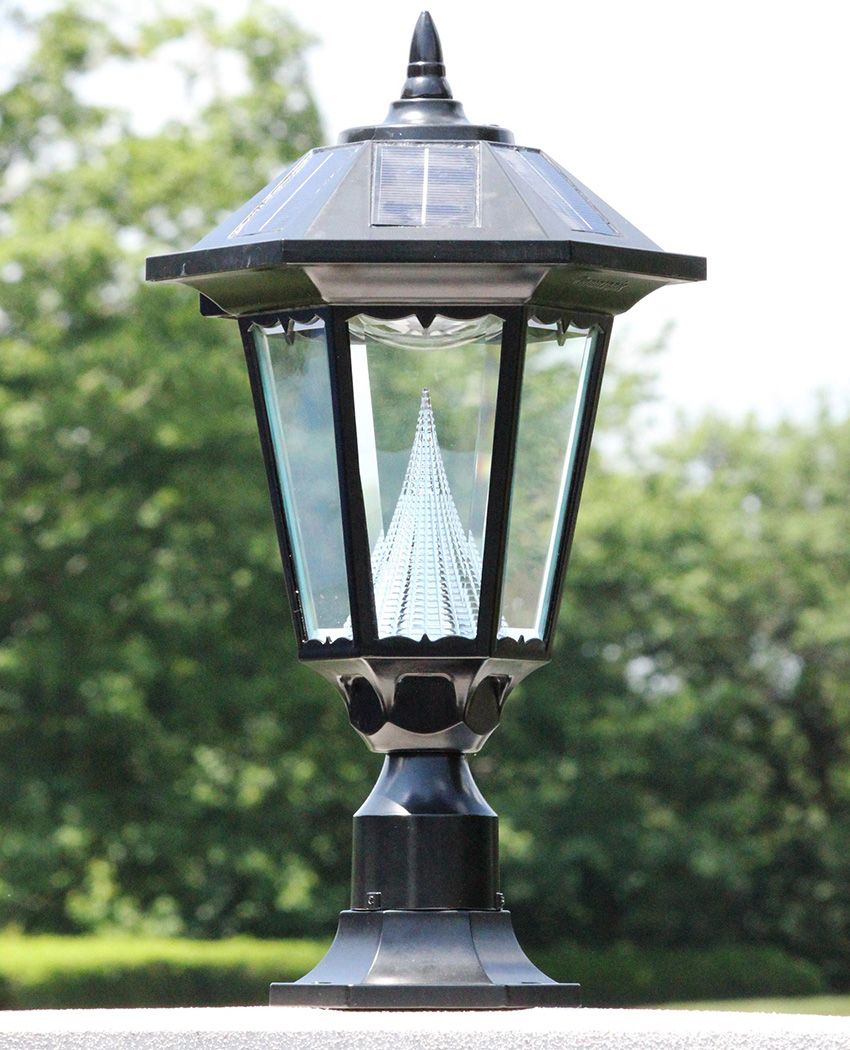Lampu solar untuk pencahayaan autonomi taman dan plot
