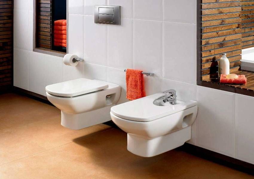Mangkuk tandas: bagaimana memasang peranti bergantung pada jenis