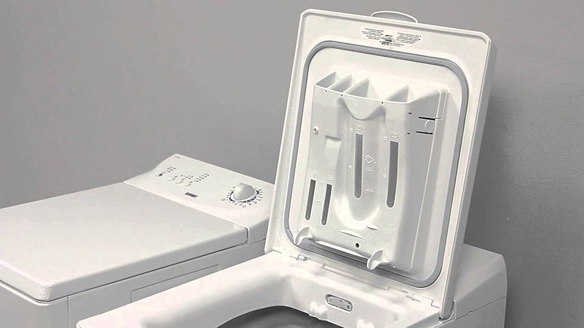 Mesin basuh sempit: bagaimana untuk memilih peralatan padat untuk rumah